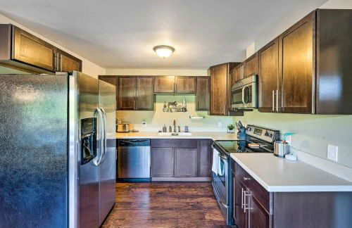 Dreamy Riverside Cabin with Fireplace and Grill - Foto 9