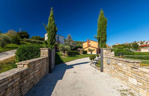 Faszinierendes Ferienhaus mit Privatpool, Volleyballfeld, Fussballplatz, Trampolin beim bekannten Radweg Parenzana - Foto 36