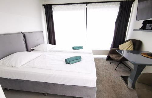 HH 01 by ROCKCHAIR - SUPERHOST Status - Modernes Apartment mit sonnigem Balkon & premium Boxspringbetten in Winterhude - Hamburg Top Geheimtipp - Foto 21