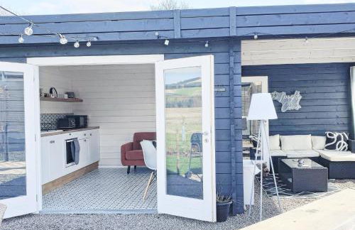 Romantic Rural Lodge - Private Outdoor Kitchen & Cosy Covered Lounge - Perth and Kinross - Hot Tub not included - Foto 1