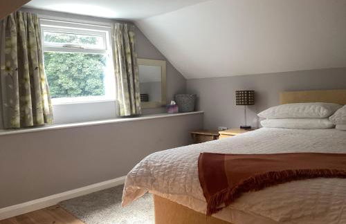 The Studio, spacious riverside property in Ludlow with private parking - Photo 11
