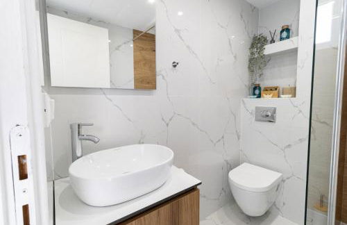 Your Destination - Photo 3