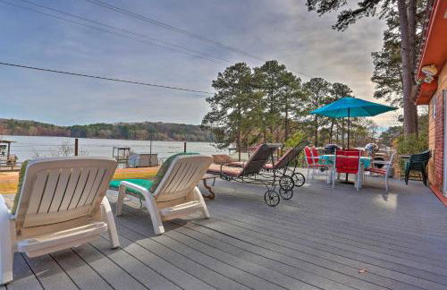 Lakeside Pleasure Island Cabin with Deck and Gas Grill - Foto 23