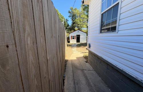 Two Homes - Charming Home and Cozy Bungalow - Foto 13