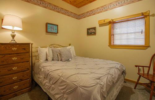 Stay In Ohiopyle - closest place to the GAP trail in Ohiopyle, PA, Hot Tub - Foto 23