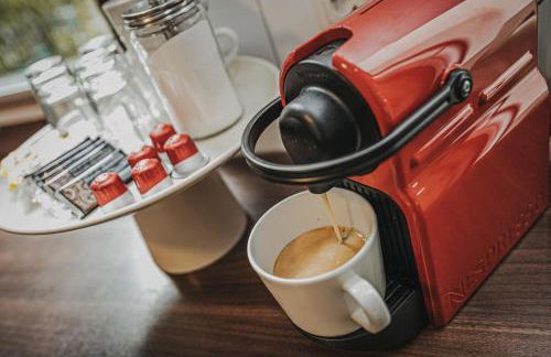 JOBOSTAYS - LINDEN Family Apartment Oldenburg - sehr geräumig 110m2 - Terrasse mit Gartenblick - voll ausgestattete Küche - 2 Bäder - Babybett - 10 Min zu Fuß zum Bahnhof - kostenloses WLAN - Parkplatz - kontaktfreier Check-In - Photo 38