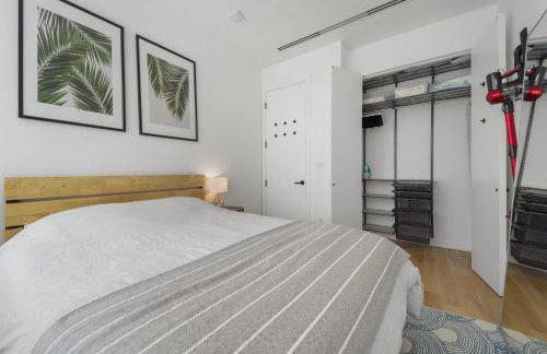 Sunny Oasis with WD I Central Air I Desk I Free Park - Foto 14