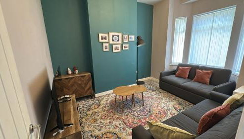 Modern 3BR House in Manchester, Ideal for Families, Sleeps 7 - Foto 3