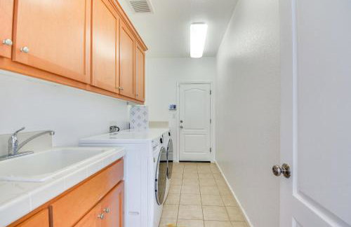 4 Mi to Dtwn Merced Spacious Home with Yard! - Foto 28