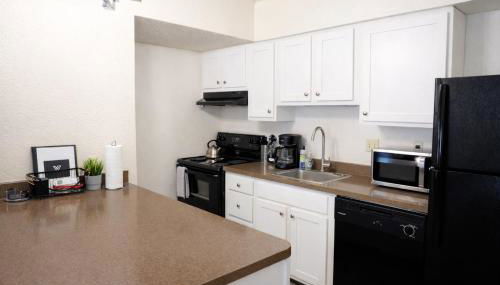 Two Bedroom Loft*Great Location*Award Winning Beds - Foto 5