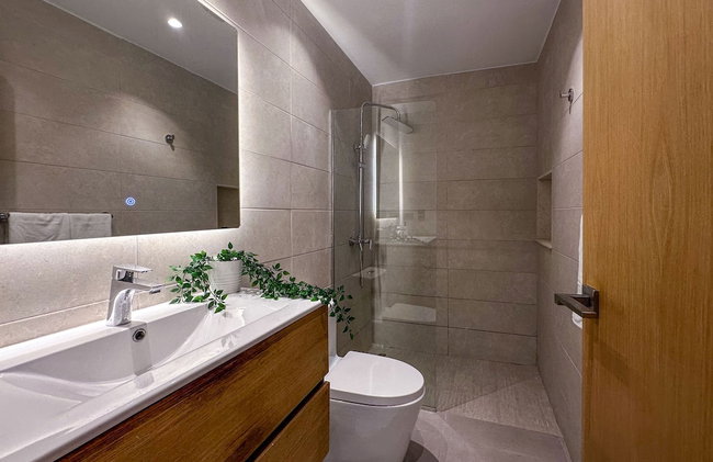 Exclusive Penthouse With Picuzzi Steps From Beach - Foto 41