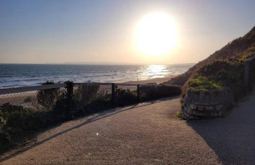 MERAKI 4 by BOURNECOAST - A Modern Apartment with a Patio and Parking - Sea Glimpses - FM8413 - Foto 26