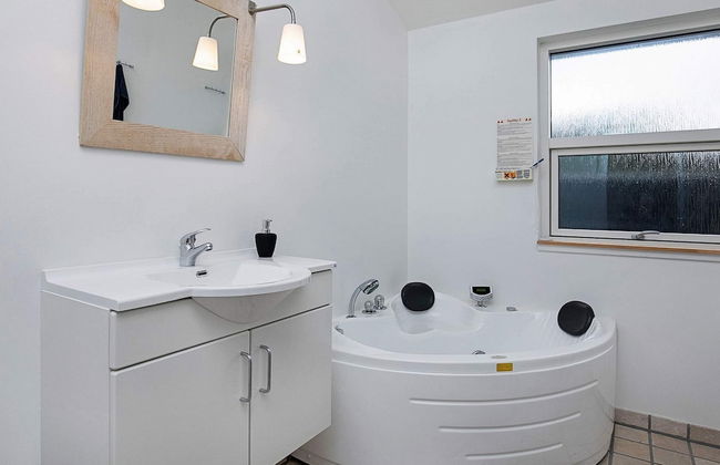 6 Person Holiday Home in Laeso - Foto 5