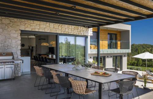 Villa Ox in Central Istria for 14 persons with 56 m2 heated pool, kids playground & large garden - Foto 10