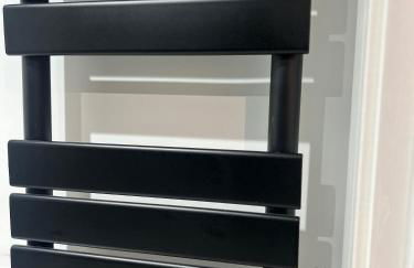 Spacious & Stylish Self Contained Studio Apartments - Foto 2