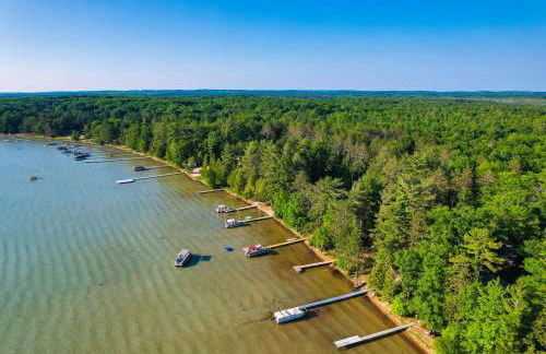 Higgins Lake House with Swimming Dock! - Foto 28