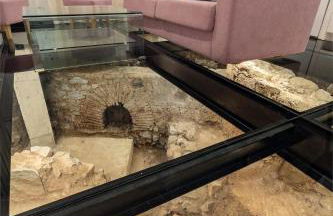 CMDreams Gold- Apartamentos turísticos con ruinas romanas en el centro de Mérida - Photo 1