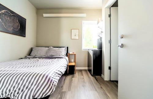 Cozy Micro Suite Unit 12 Sleeps 2 Minutes to Downtown - Foto 19