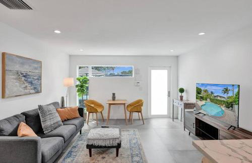 Contemporary 2BR Home with Pool & BBQ Access - Foto 14