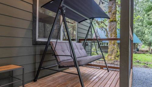 Luxe Chalet at Rainier Entrance with Hot Tub-AC-WiFi - Foto 3