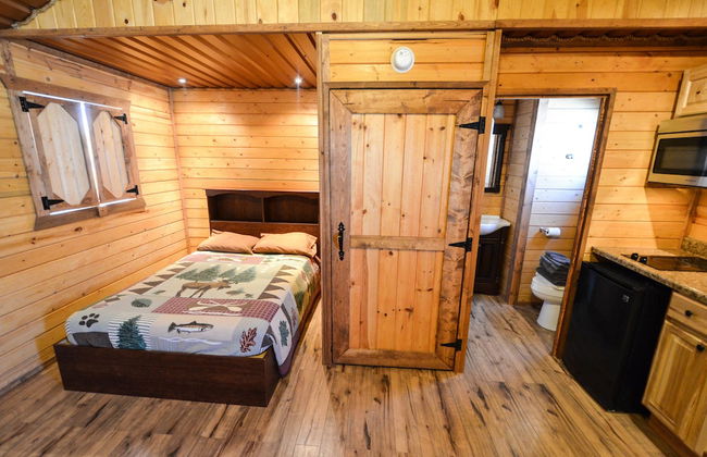 Elite Cabins and RV Park - Photo 6