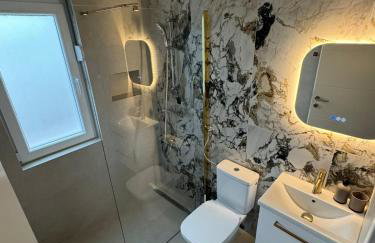 Cellinis Home Apartment - Photo 5