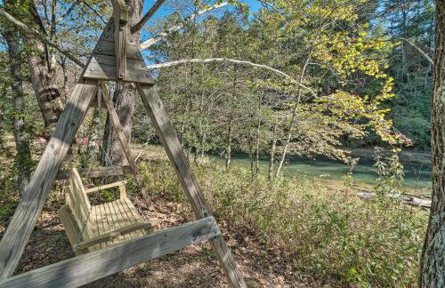 Riverfront Tallulah Falls Cabin with Hot Tub! - Foto 38