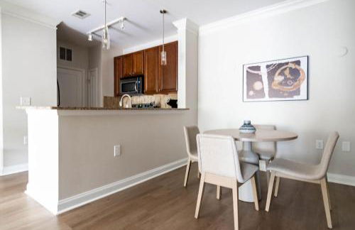 Landing Stunning 2BD Pool Courtyard - Foto 4