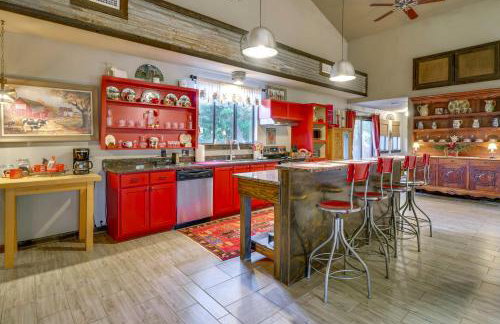 Peaceful Helotes Cabin Fire Pit, 9 Mi to Old Town - Foto 11