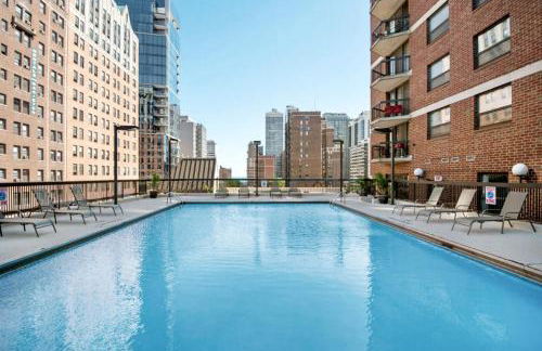 Gold Coast 2BR w Gym Pool nr Oak St Beach CHI-207 - Photo 20