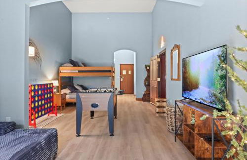 Family Getaway - Outdoor Activity Oasis - Mins to Downtown and Water Parks - Jacuzzi - Game Rm - Foto 27