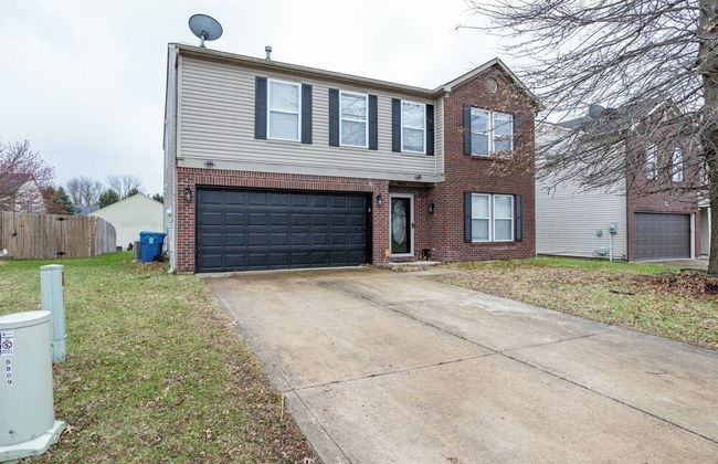 Spacious 4BR Home With Pool in Indianapolis - Foto 54