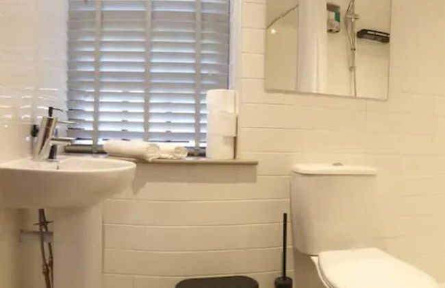 1700s Canalside Cottage Sleeps up to 12 Guests - Foto 35