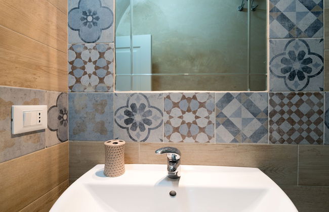 La Bianca Suite - Photo 13