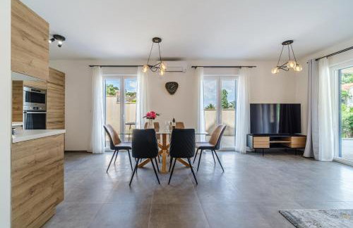 Villa Janie with a pool for up to 16 people - Photo 27