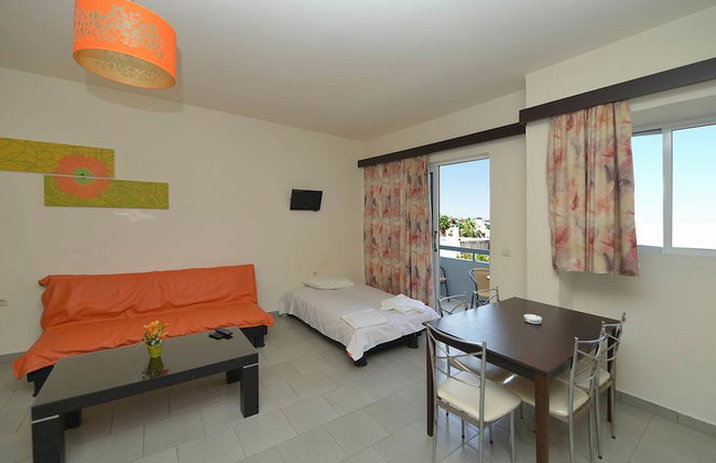 Ialysos City Hotel - Photo 14