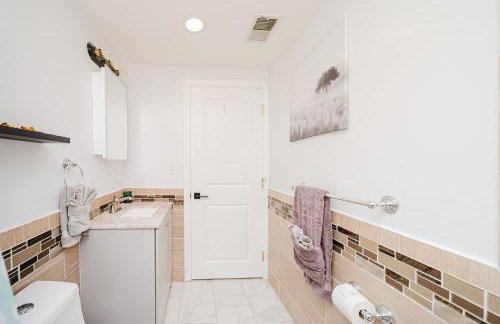 74L - 2BR Quincy - Cozy Couple Hideout near Wollaston Beach - Foto 44