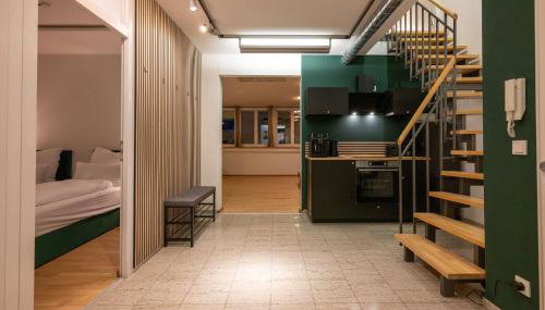 Munich Large Apartment 155 qm with 4 Bedrooms top located 1 to 12 guests - Photo 3
