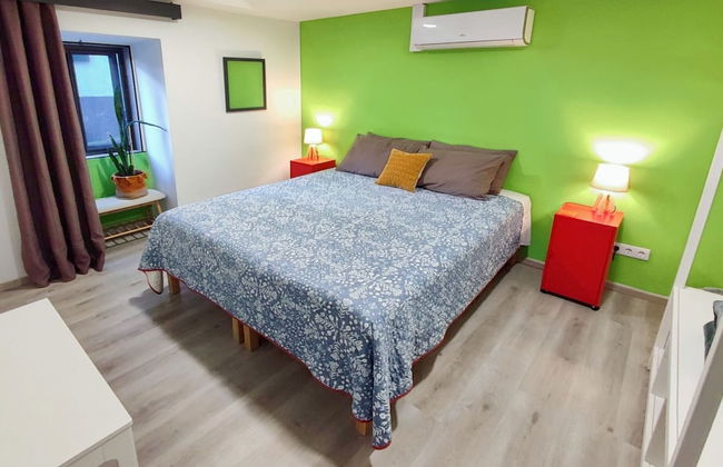 Explore Ponta Delgada in Comfort - Charming 2-bedroom Vacation Rental - Foto 5