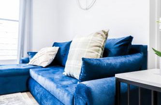 The Kingsmead Loft - Stylish 1BR Top Floor Apt with King or Twin Beds & Free Secure Underground Parking, Central High Wycombe HP13, Sleeps 3 - Foto 37