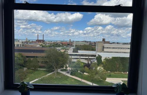 King-Bed Loft - Free Garage Parking - Full Kitchen - Foto 6