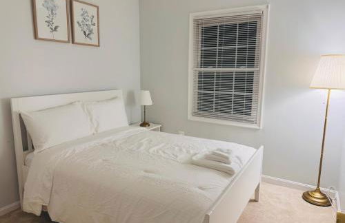 Charming 4BR 4BA Townhouse In Annandale, VA - Foto 15