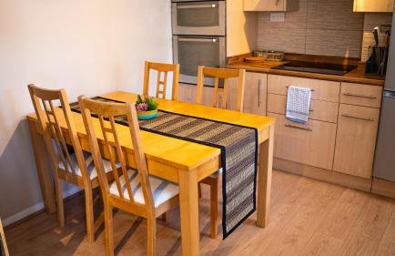 The Canal House 2BR Central Garden Parking - Photo 17