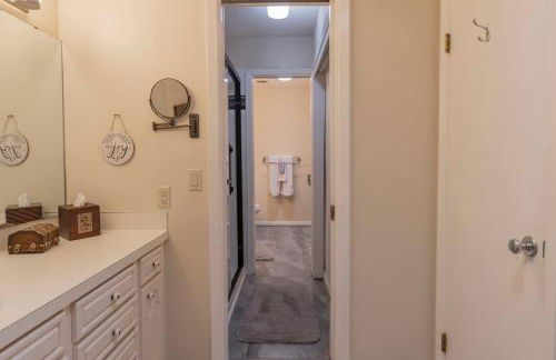 What-A-View HSV - Serene Lakeside Town Home - Foto 23