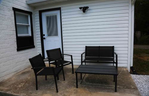 1939 Four Bed Rustic Escape by Casino - Foto 17