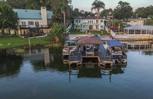 Lakefront Duplex with Pontoon Boat 2 Bedroom Home - Foto 1