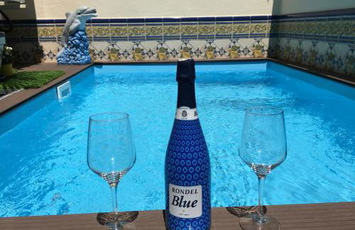 Apartment with private patio - Photo 34