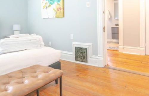 Elegant Shaw 5BR with Comfort in Mind ABODEbucks - Photo 31