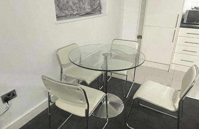 Modern 2 Bed Apartment in Salford - Foto 8