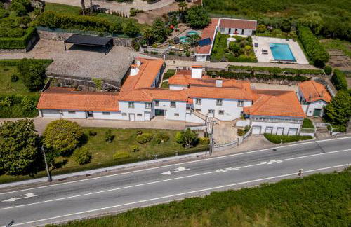 HostWise - Modern Villa & Shared Pool in Paredes - Foto 32